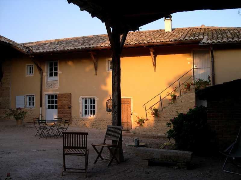 Bed & Breakfast - Maison De Marie Messimy-sur-Saone Exteriör bild